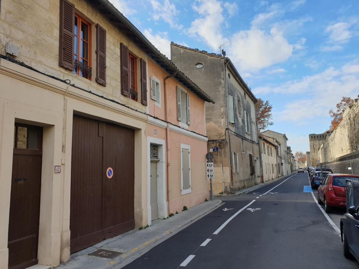 Appartement Le logis de la tour à Avignon Extérieur photo