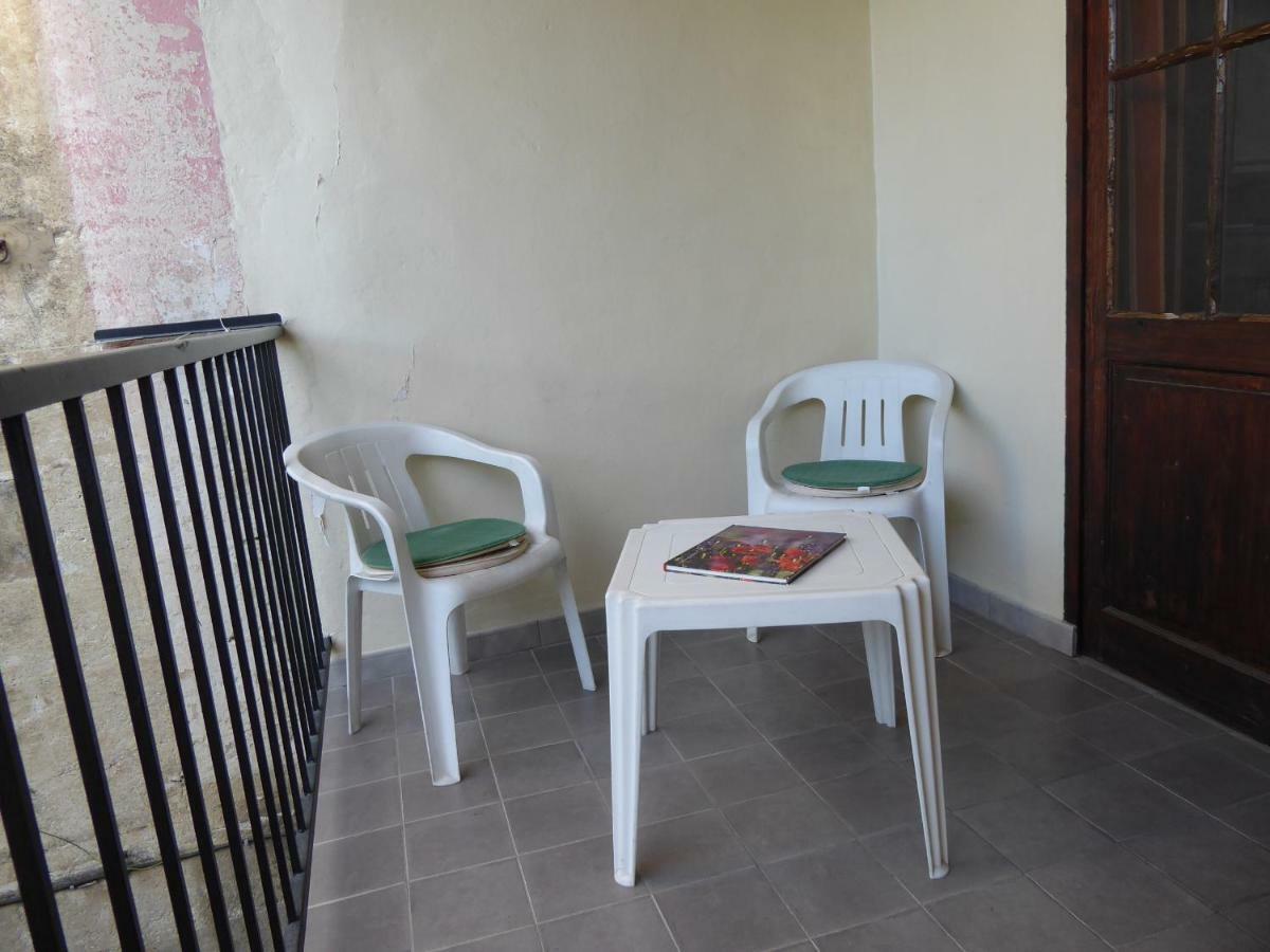 Appartement Le logis de la tour à Avignon Extérieur photo